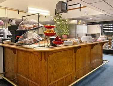 Travelodge By Wyndham Ocean Front Sunset Beach Restaurant photo